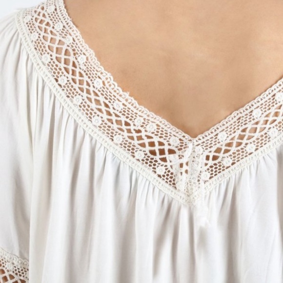 POL Jersey Lace Trimmed Top - Picture 3 of 3